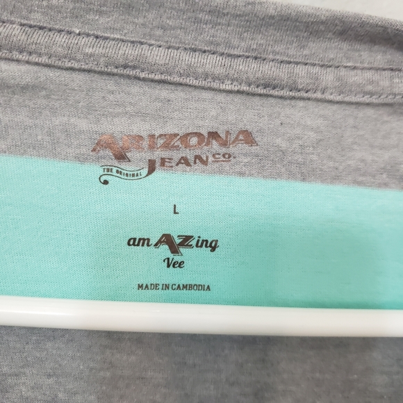 Arizona Jean's tshirt - Picture 2 of 3